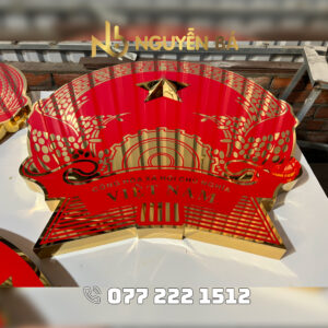 Gia công Quốc Huy inox ăn mòn nền sơn đỏ