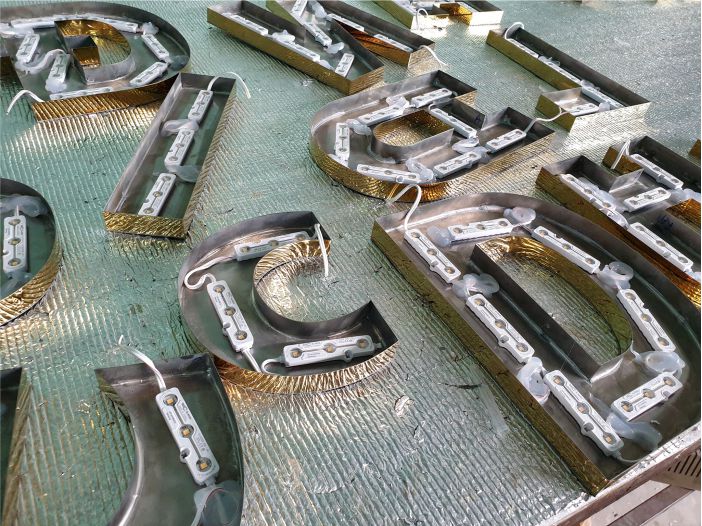 Gia công chữ inox là gì